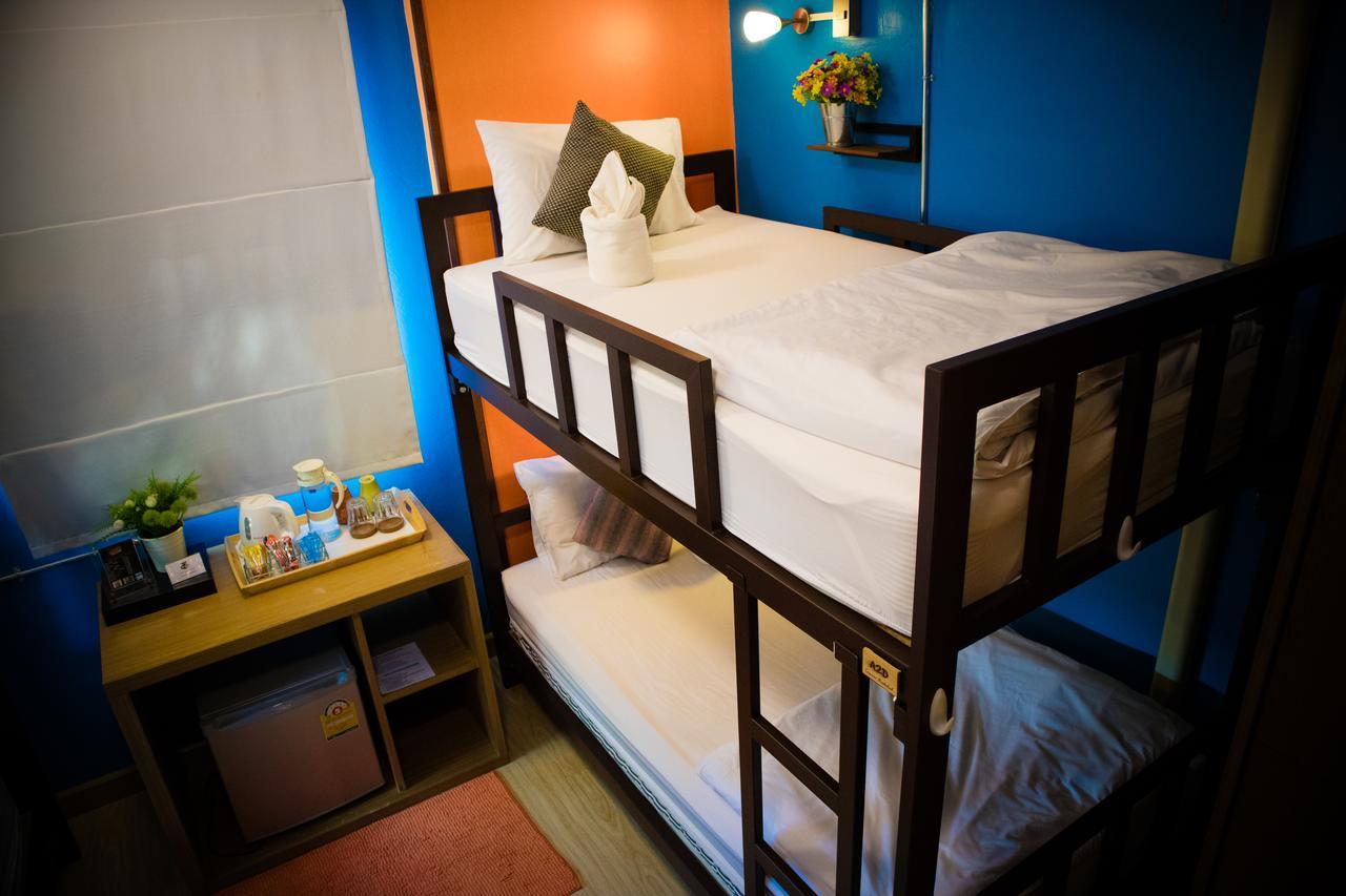 Tawan Bed Club Hostel Chiang Mai Exterior photo