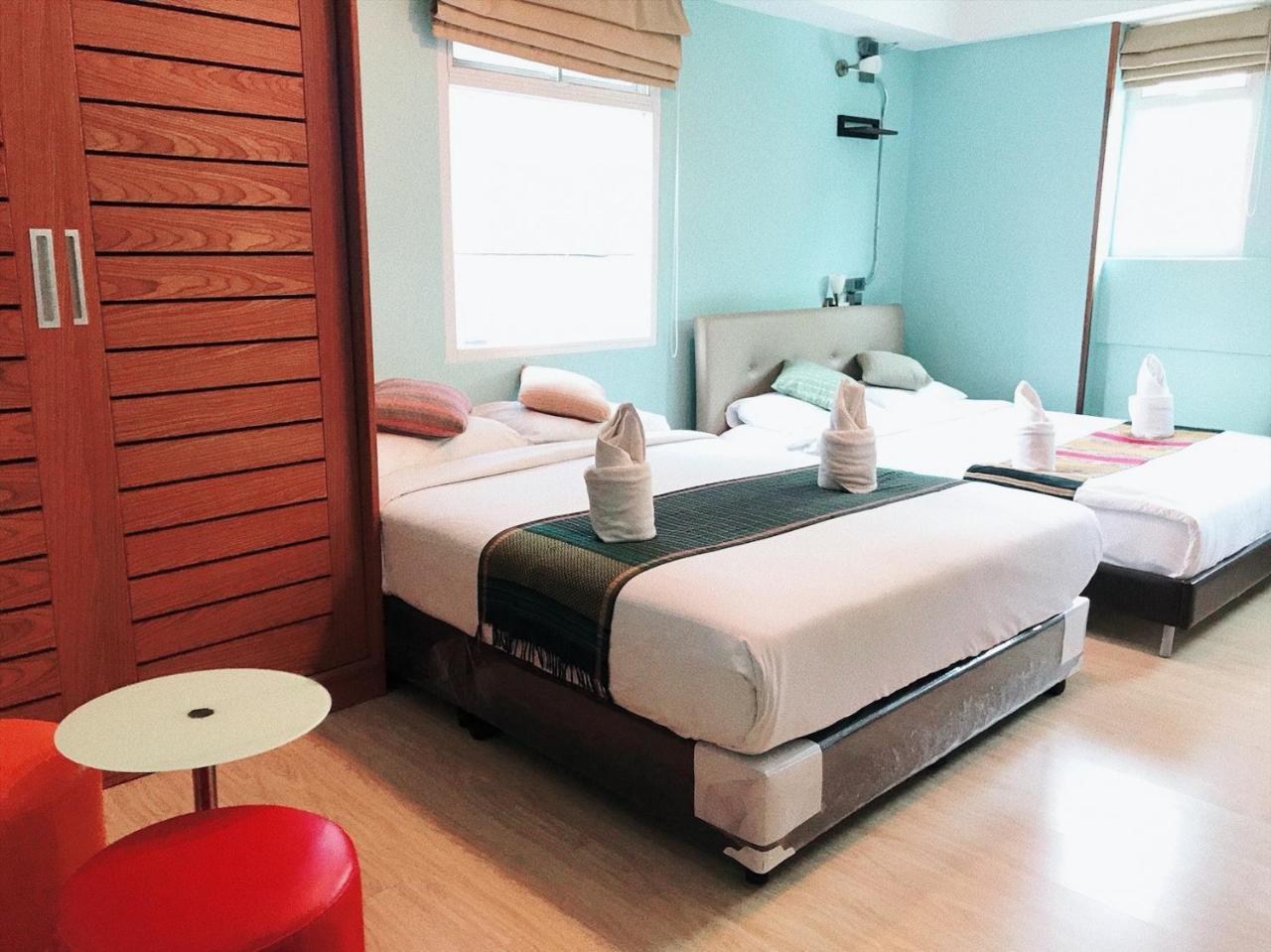 Tawan Bed Club Hostel Chiang Mai Exterior photo